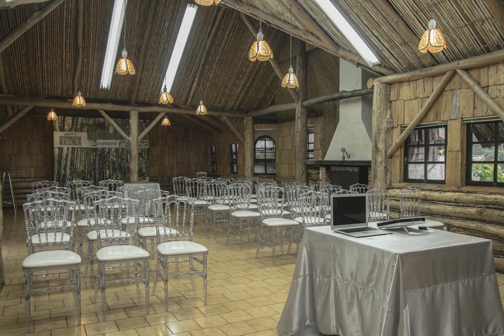 Hotel Chalet Tirol เอเรเดีย ภายนอก รูปภาพ